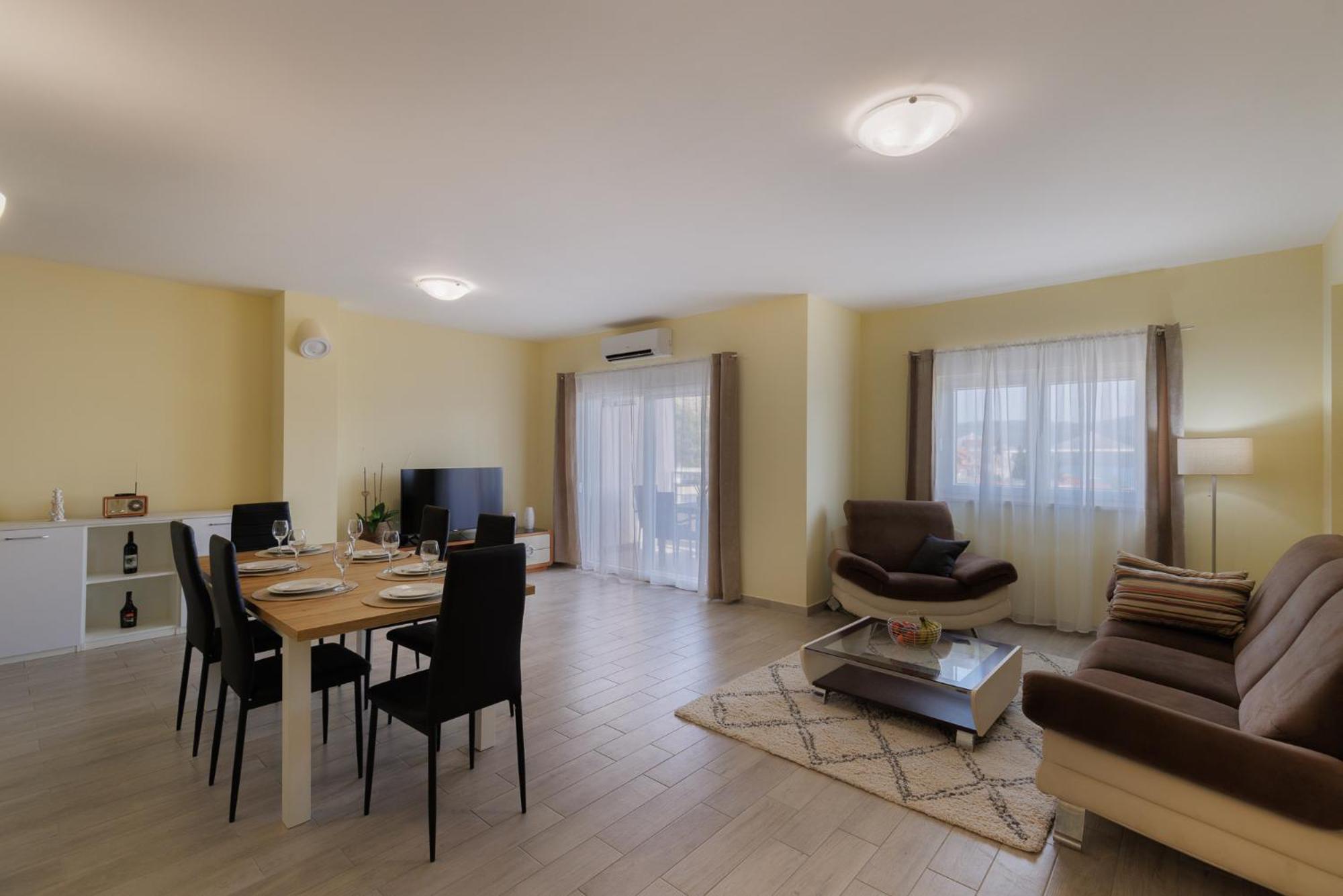 Apartman Maja Комарна Экстерьер фото